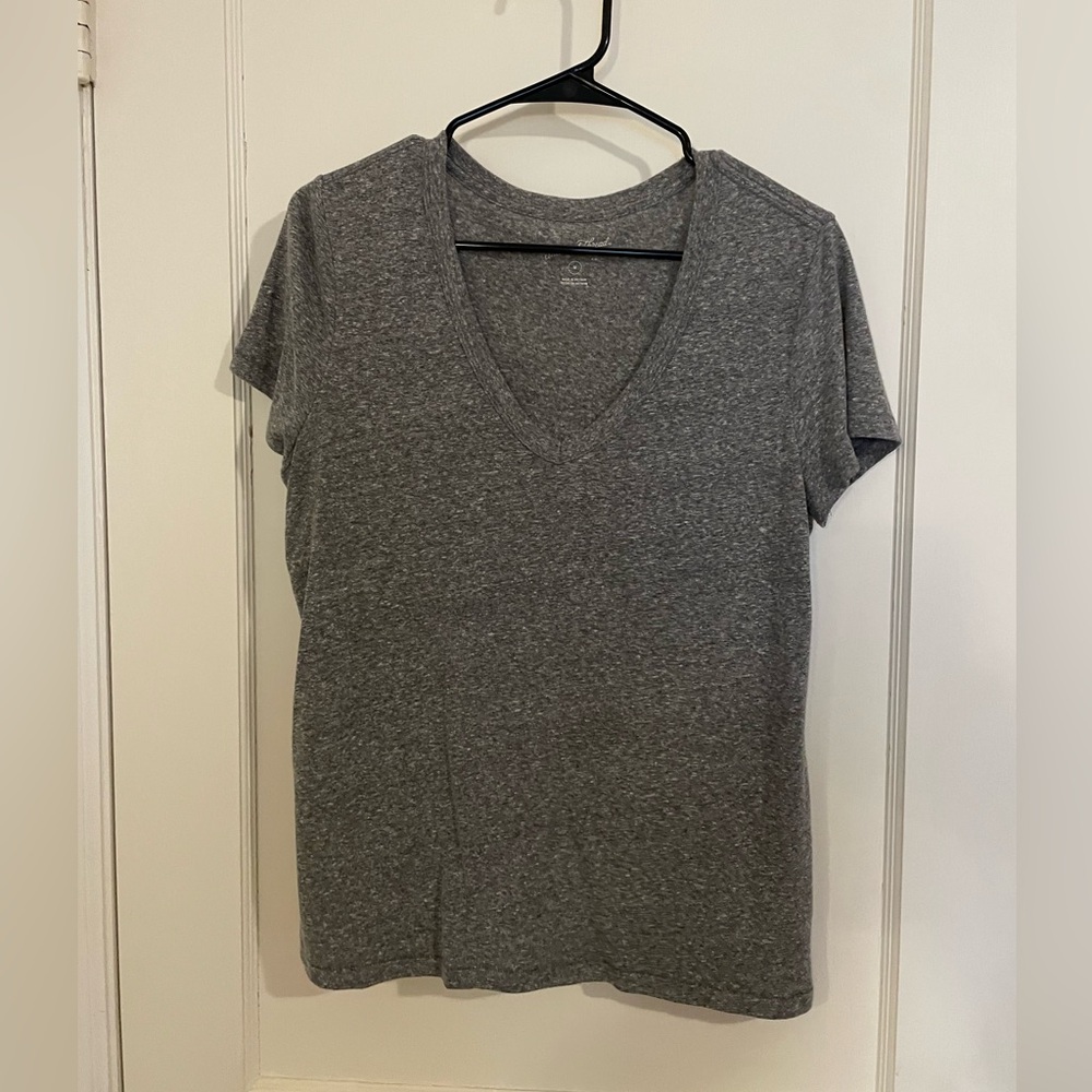Universal Thread Heather Gray V-Neck Tee